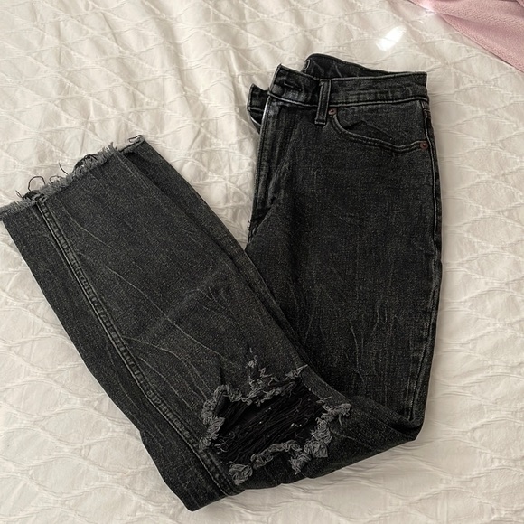 Abercrombie & Fitch Ultra High Rise Mom Jean - Picture 1 of 4